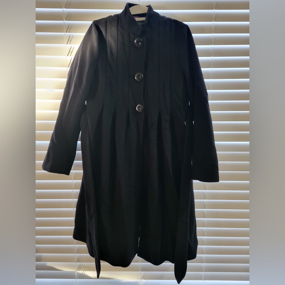 HOSS INTROPIA
Black coat 100% Wool Size 40